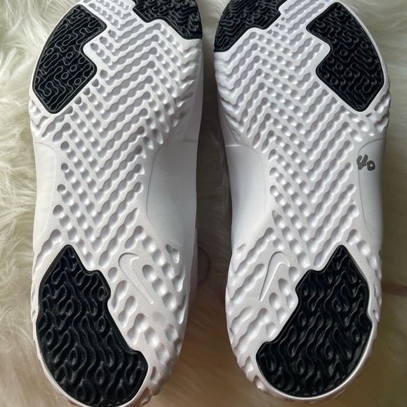 Nike Renew. New, Never been worn. - Picture 5 of 5